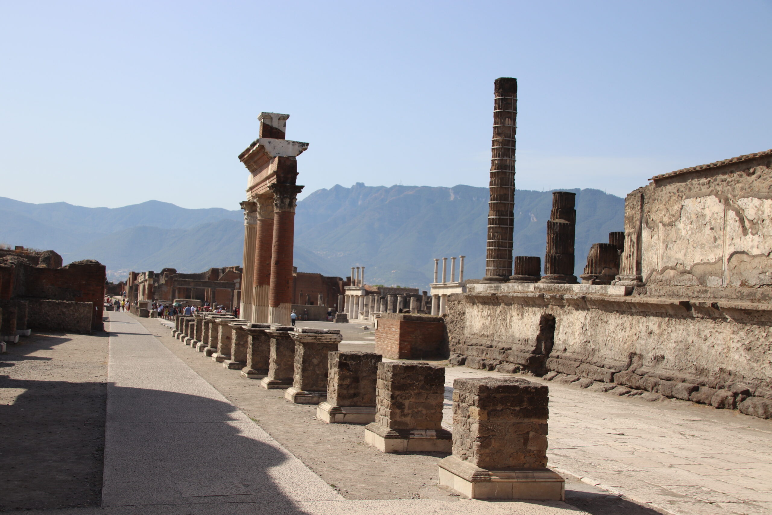 Colonnade du Forum de Pompéi