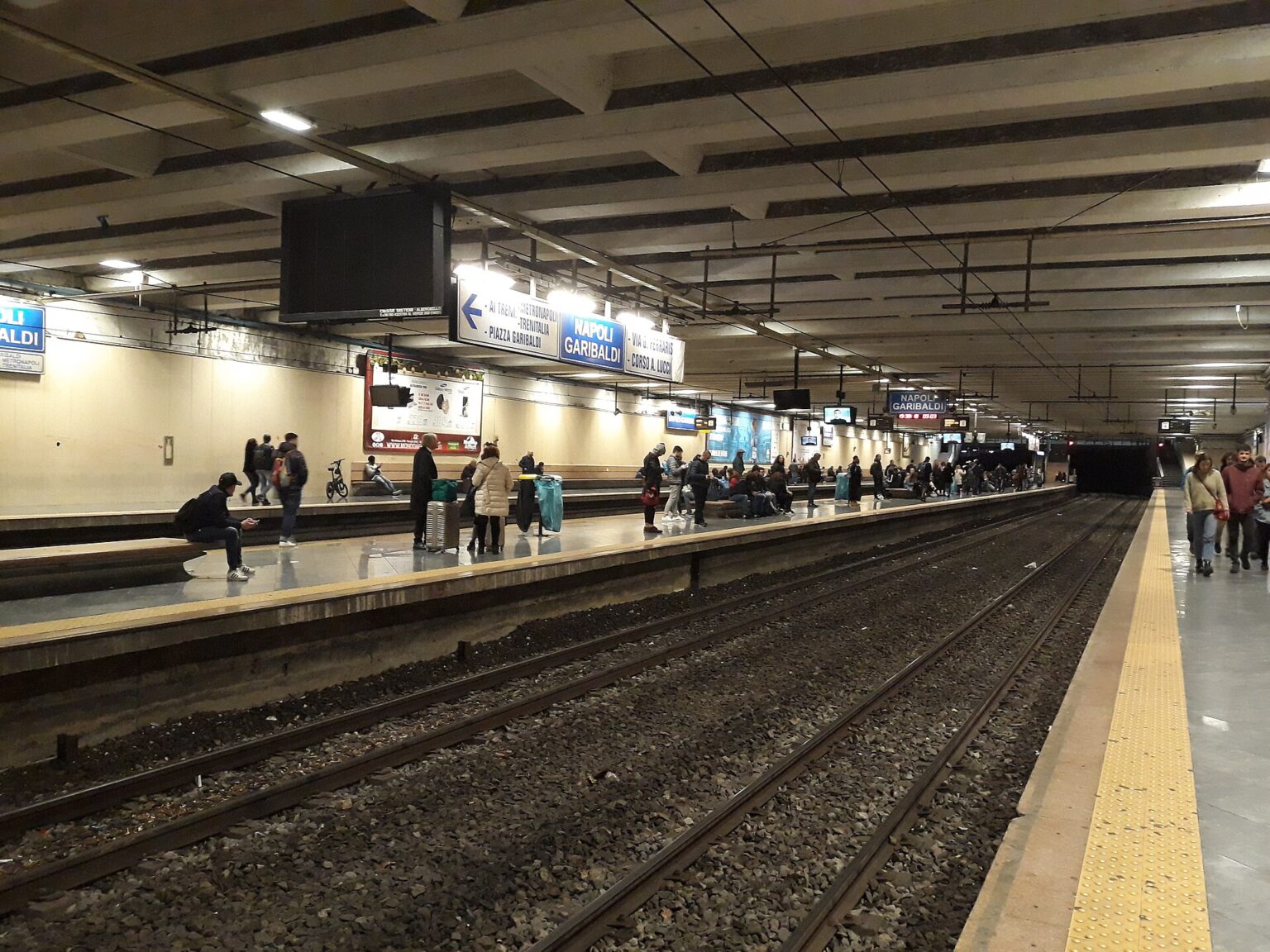 La gare Circumvesuviana de Napoli Garibaldi