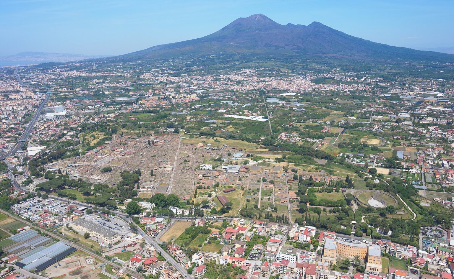 Pompéi et le Vésuve vus d'en haut